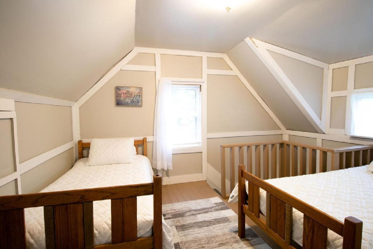 Downtown 2 Bedroom Cottage, Sleeps 6, Walking Distance To Honeywell, Downtown Restaurants, Shopping Wabash 外观 照片