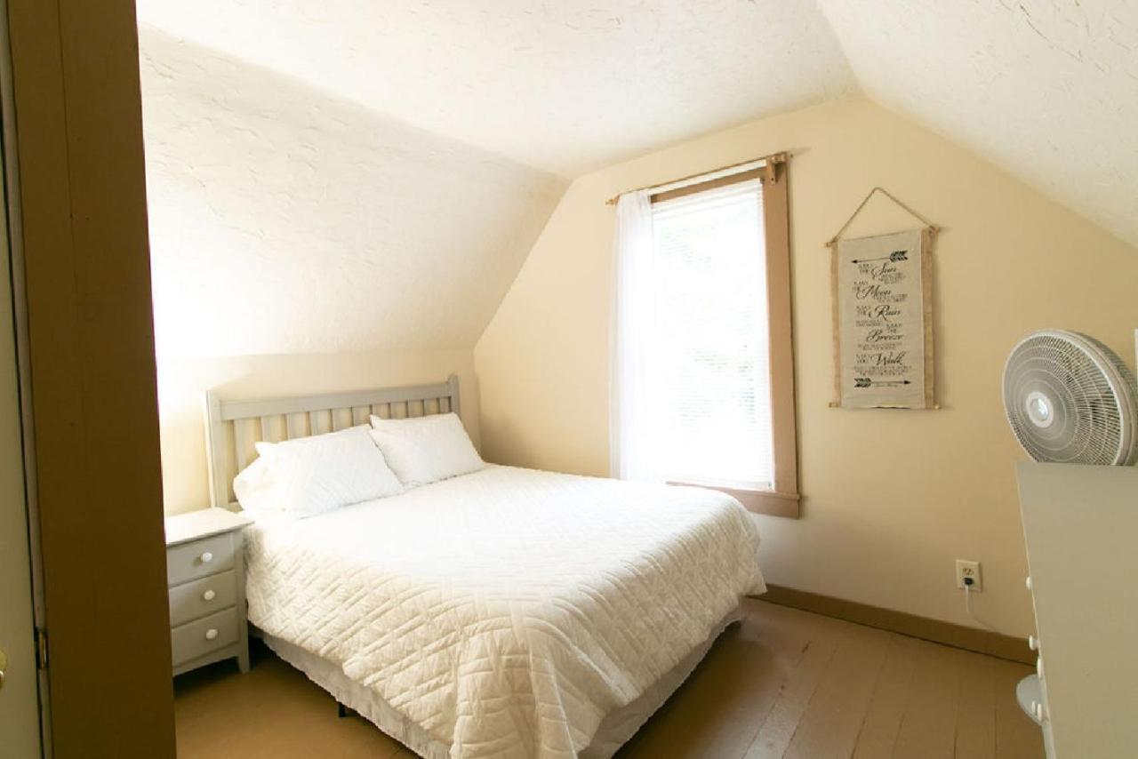 Downtown 2 Bedroom Cottage, Sleeps 6, Walking Distance To Honeywell, Downtown Restaurants, Shopping Wabash 外观 照片
